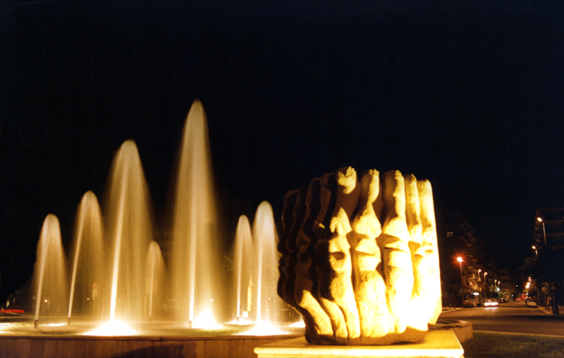 Fontana con statua