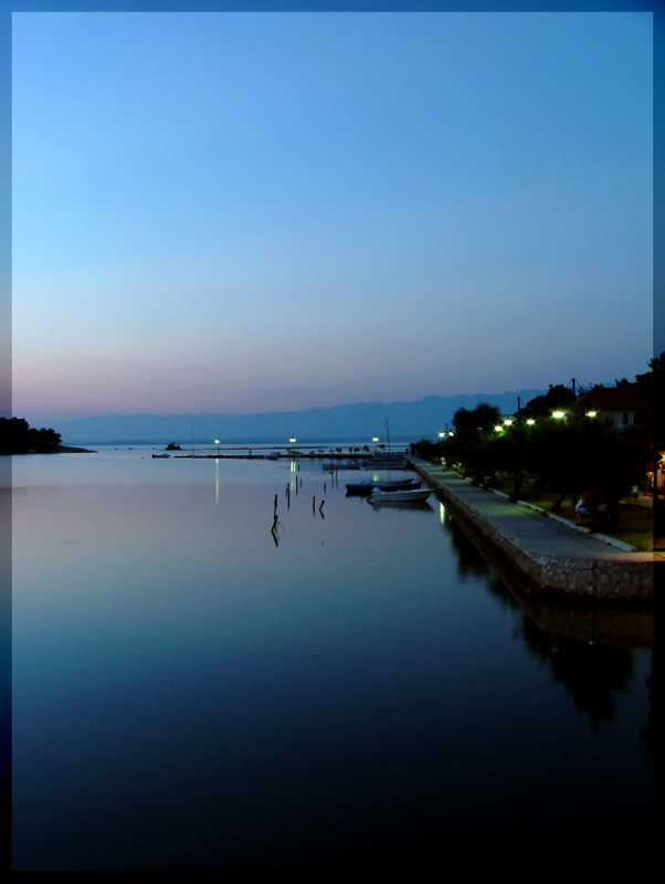 ora blu NIN