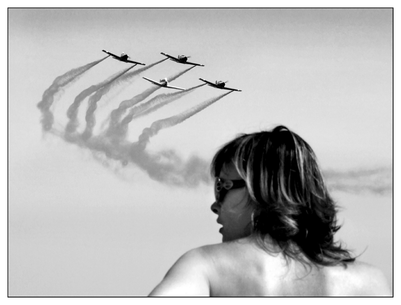 ::: OH RAGAZZI...GUARDATE GIU' :::
