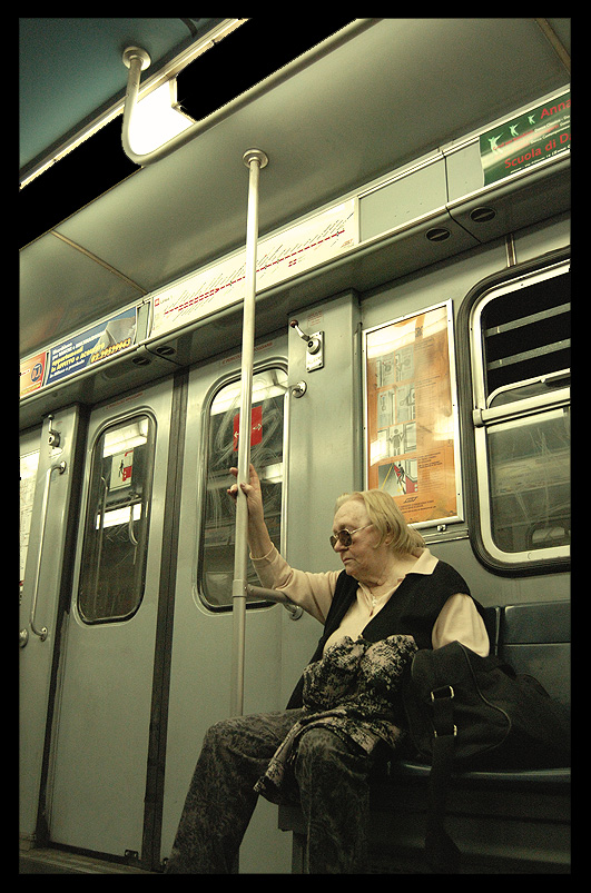 LA DARKLADY DELLA METRO