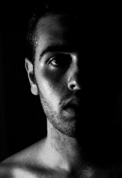 Autoritratto a lume di candela