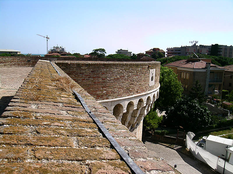 Senigallia, scorcio di muro
