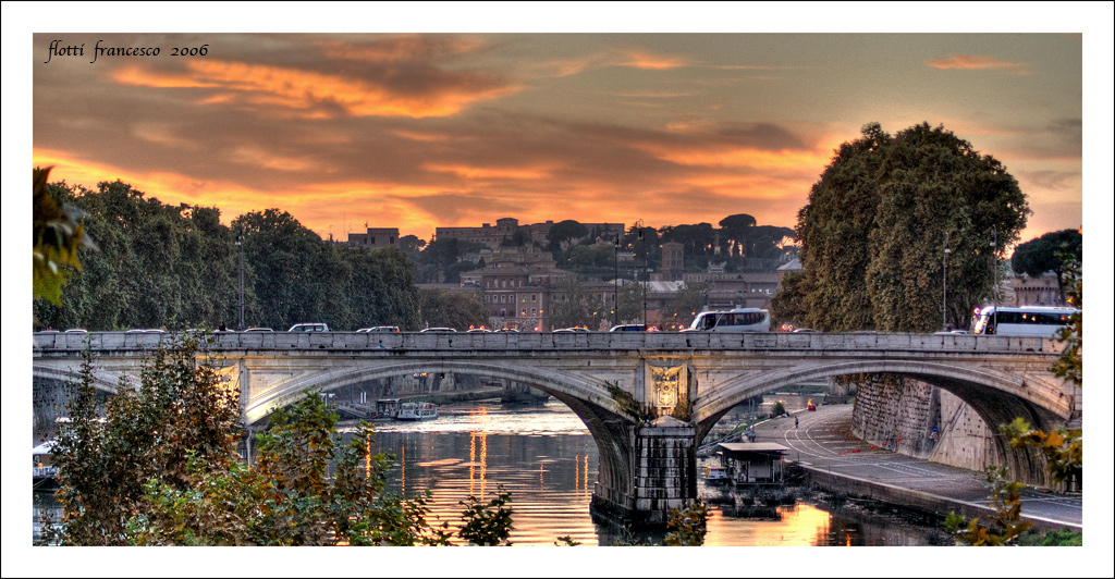 ponte al tramonto