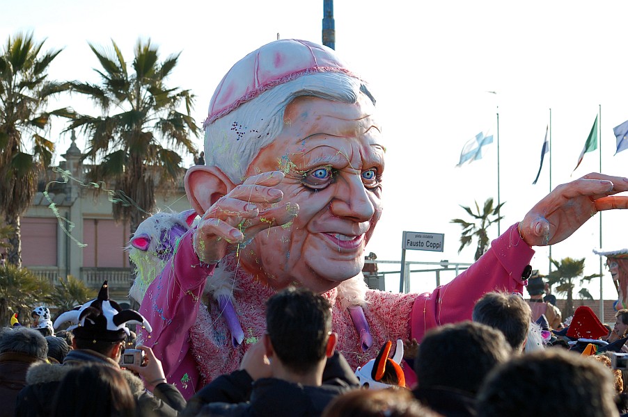 Carnevale di Viareggio-Papa Benedetto XI