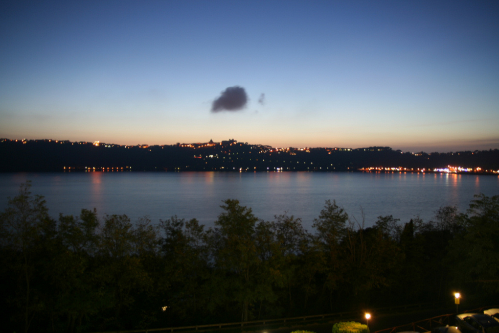 lago di notte