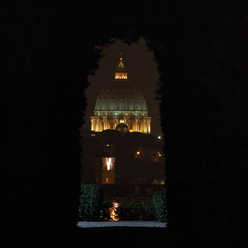 Cavalieri di Malta, colle Aventino, di notte...