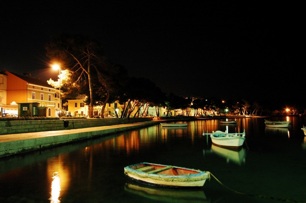 Fazana di notte