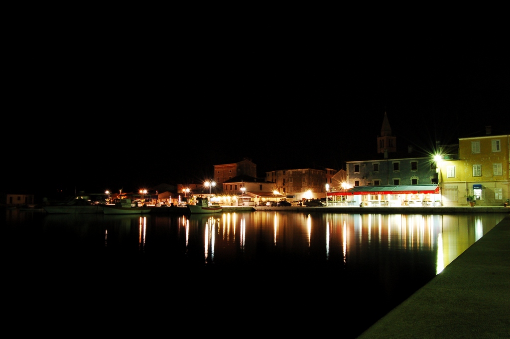 Fazana di notte