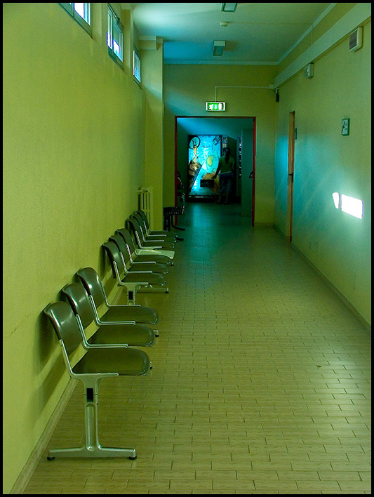 [ Abstract ] Ospedale, sala d'attesa.