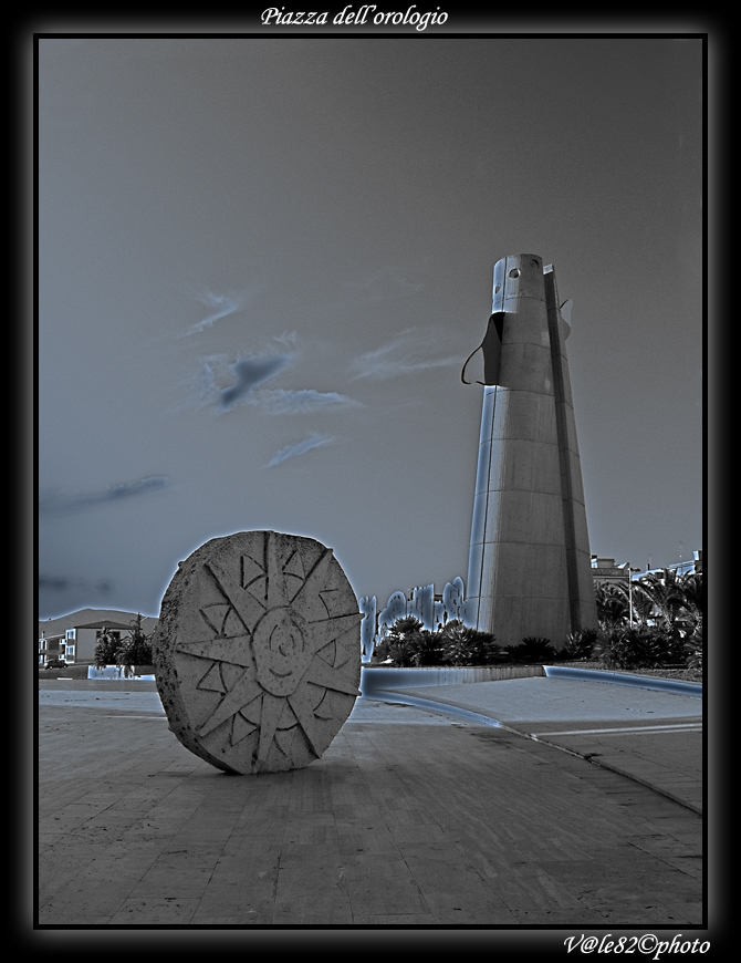Piazza dell'orologio a Gibellina