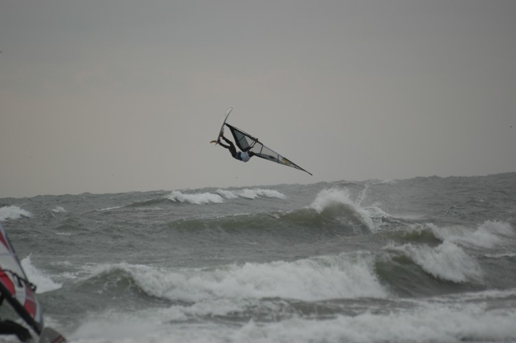 windsurf