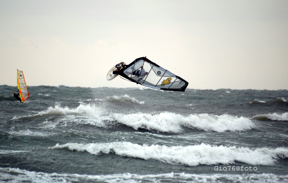 windsurf