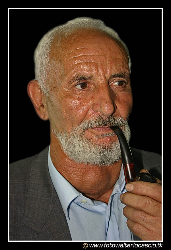 Uomo con pipa