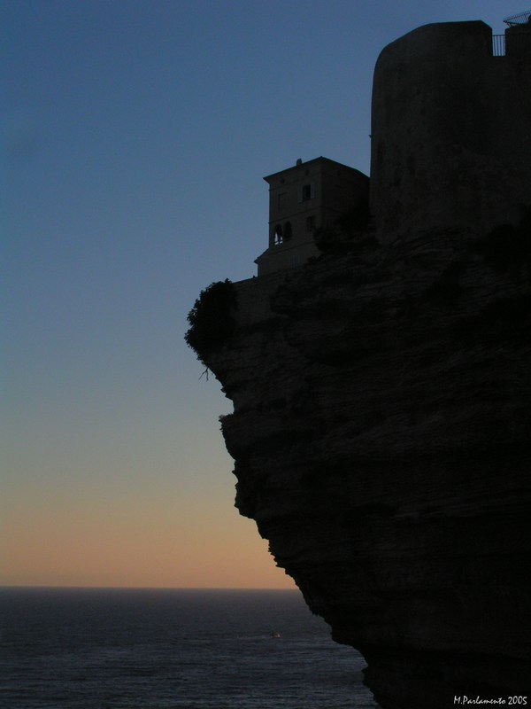 Bonifacio sospesa
