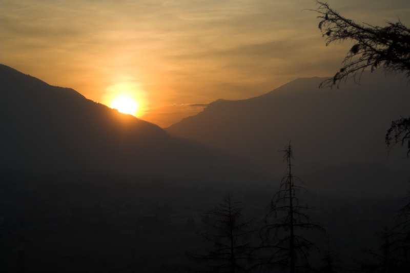 sole al tramonto