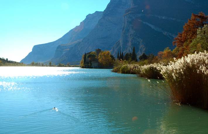 Castel Toblino in autunno