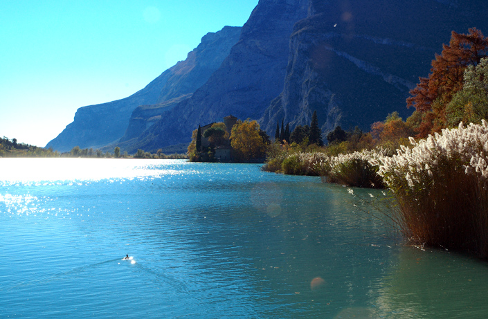 Castel Toblino in autunno