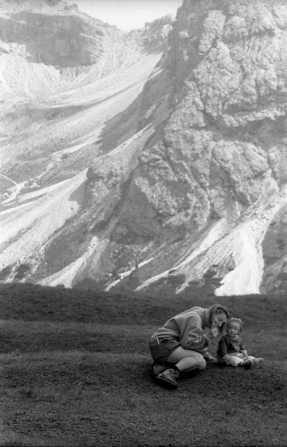 madre e figlio in montagna