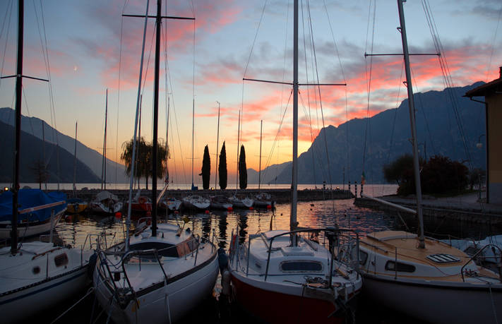 barche al tramonto