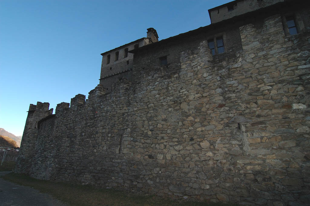 Chateaux Sarriod de la Tour