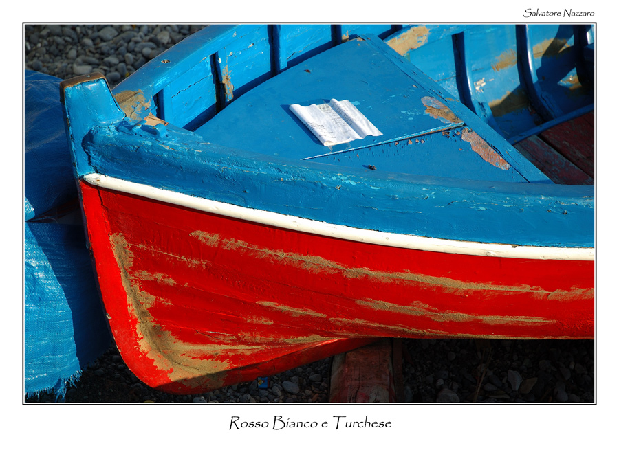 Rosso, bianco  e turchese
