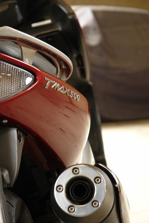 T MAX