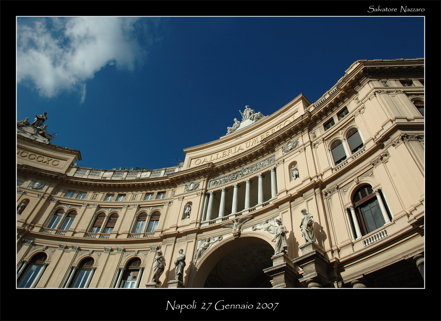 la Galleria Umberto I