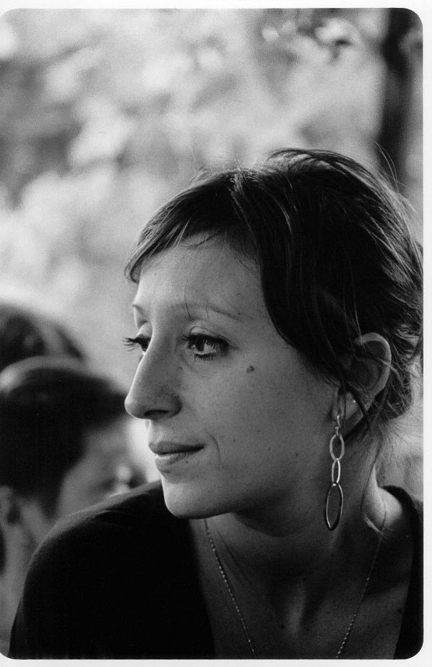 Manuela pensierosa