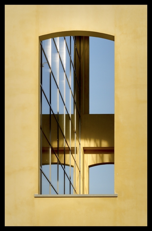 044