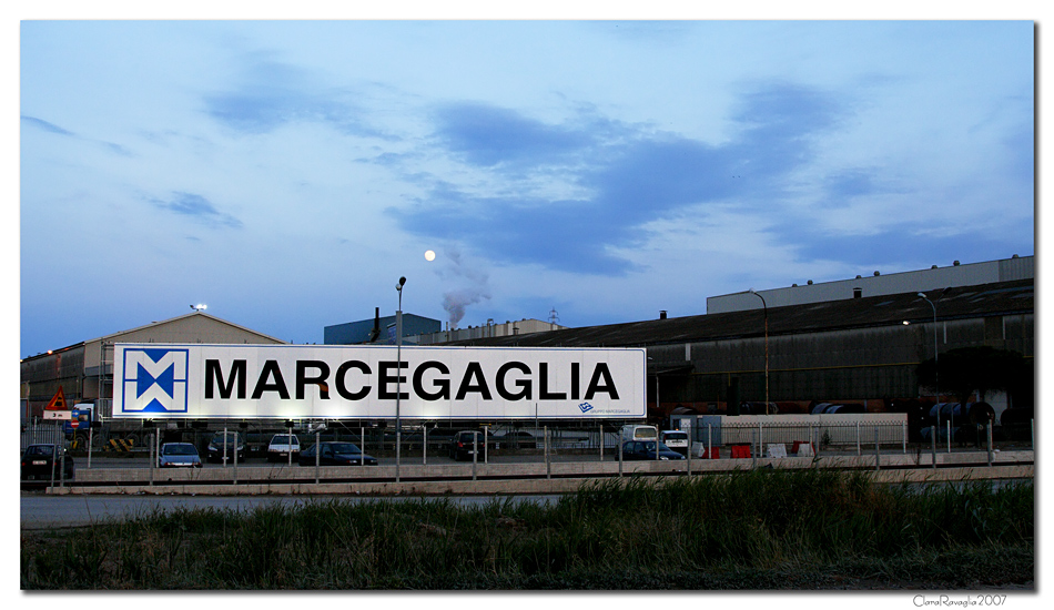 Riflessi lunari.... sulla Marcegaglia