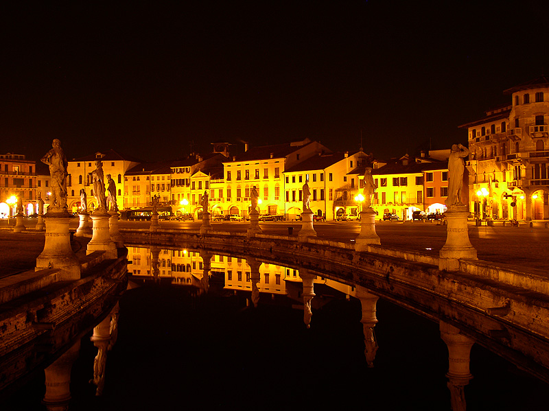 prato della valle by night