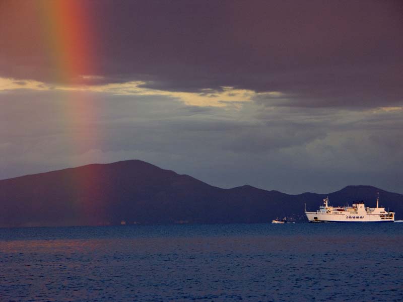 arcobaleno sul mare