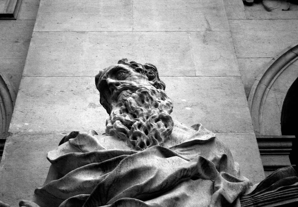 Faccia di pietra