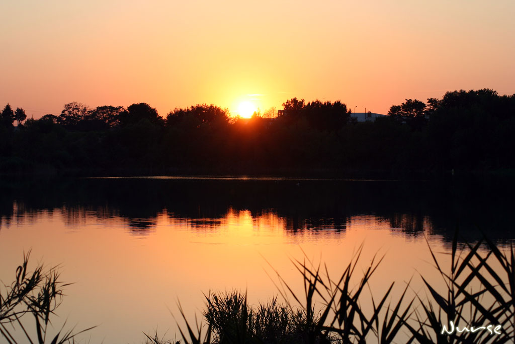 tramonto sul lago