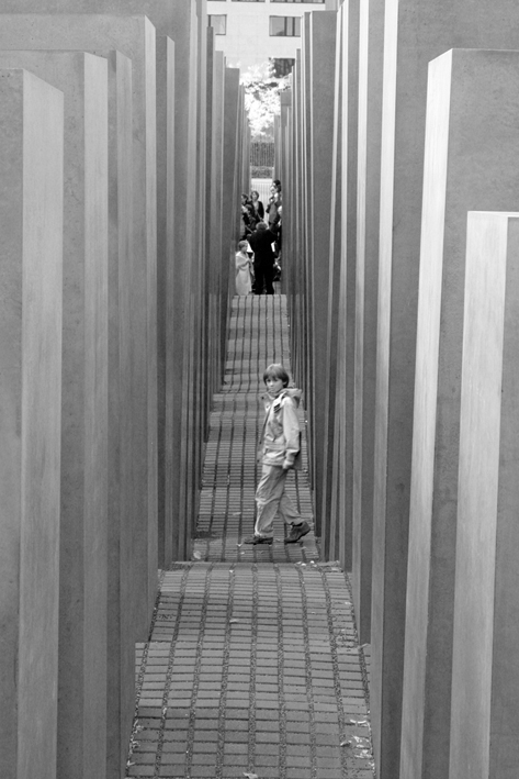 monumento vittime olocausto Berlino.