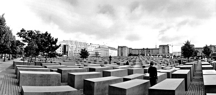 monumento vittime olocausto Berlino.