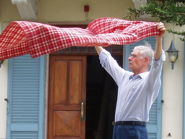 mi arrendo, bandiera a scacchi