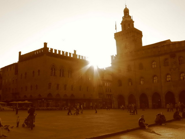 piazza maggiore bologna