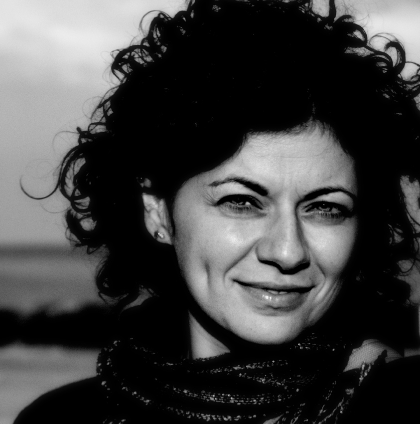 Loredana in B/W
