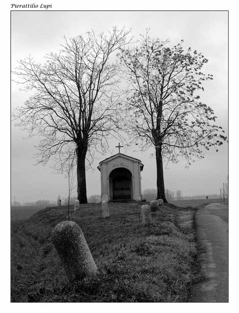 cappelletta in campagna