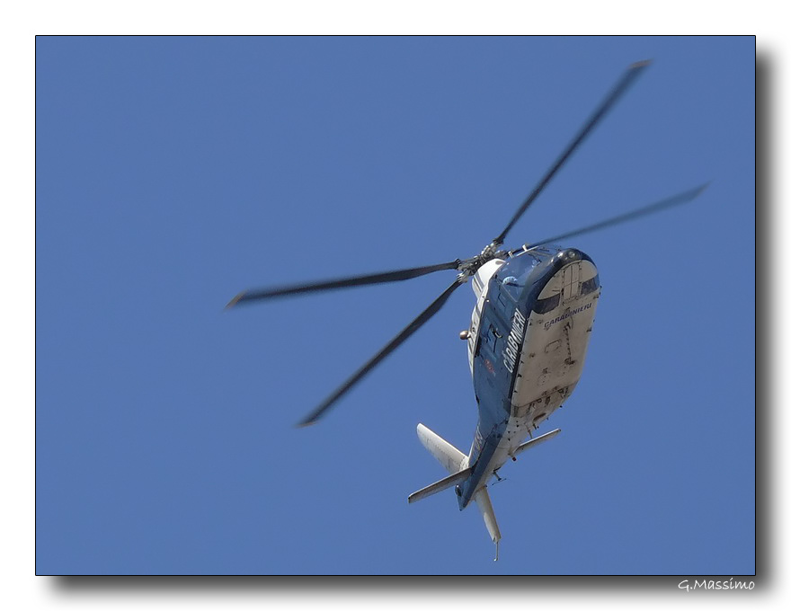 Elicottero in volo