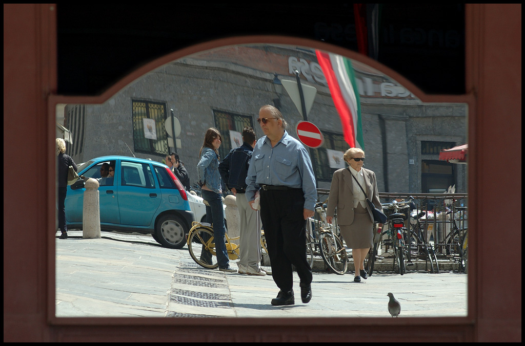 Gente allo specchio...