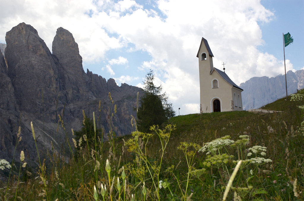 Chiesetta di Passo Gardena 2