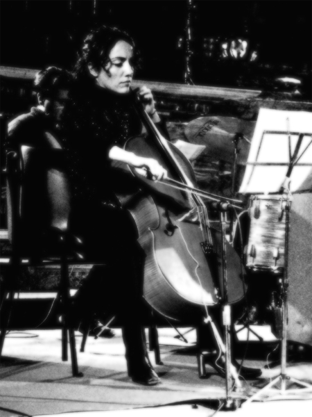 violoncellista flou