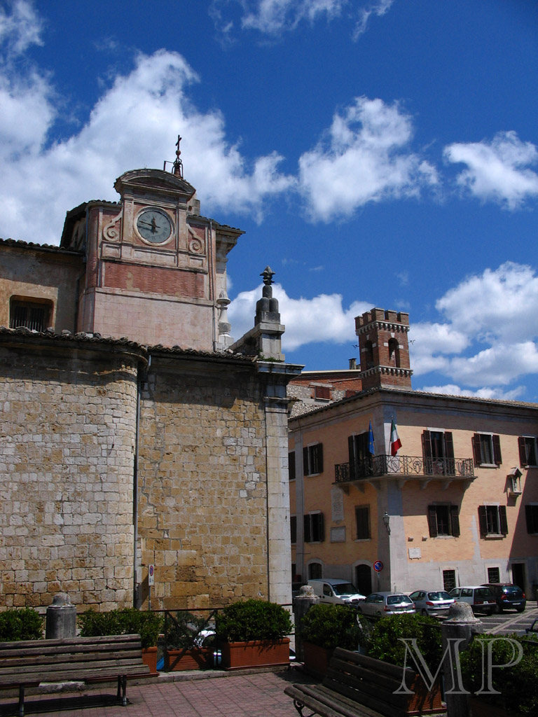 CANON A85 - Piazza del comune e particolare della cattedrale di S. Andrea (Veroli - Fr)