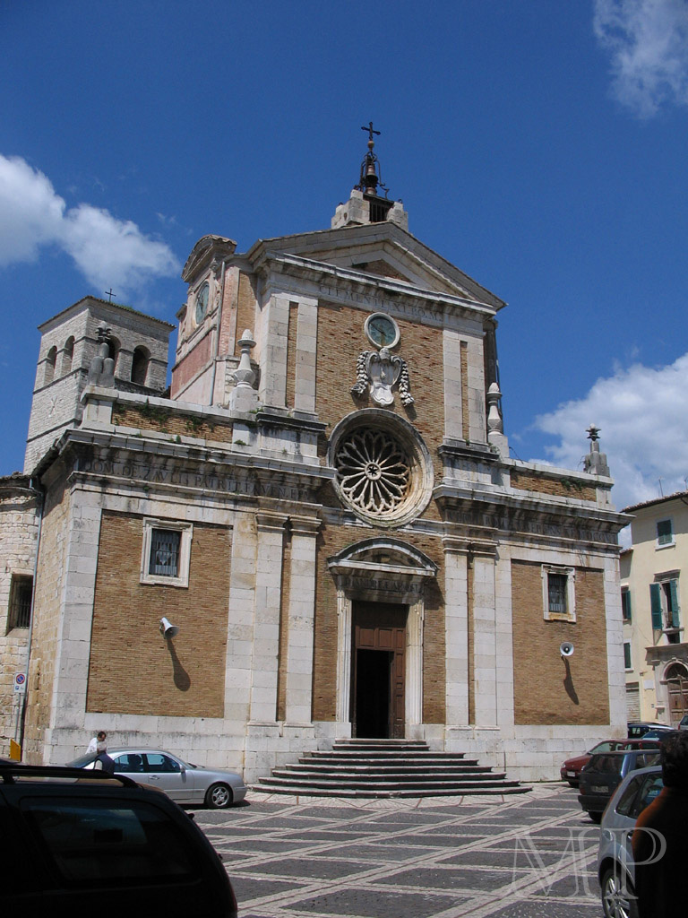 CANON A85 - Facciata della cattedrale di S. Andrea (Veroli - Fr)