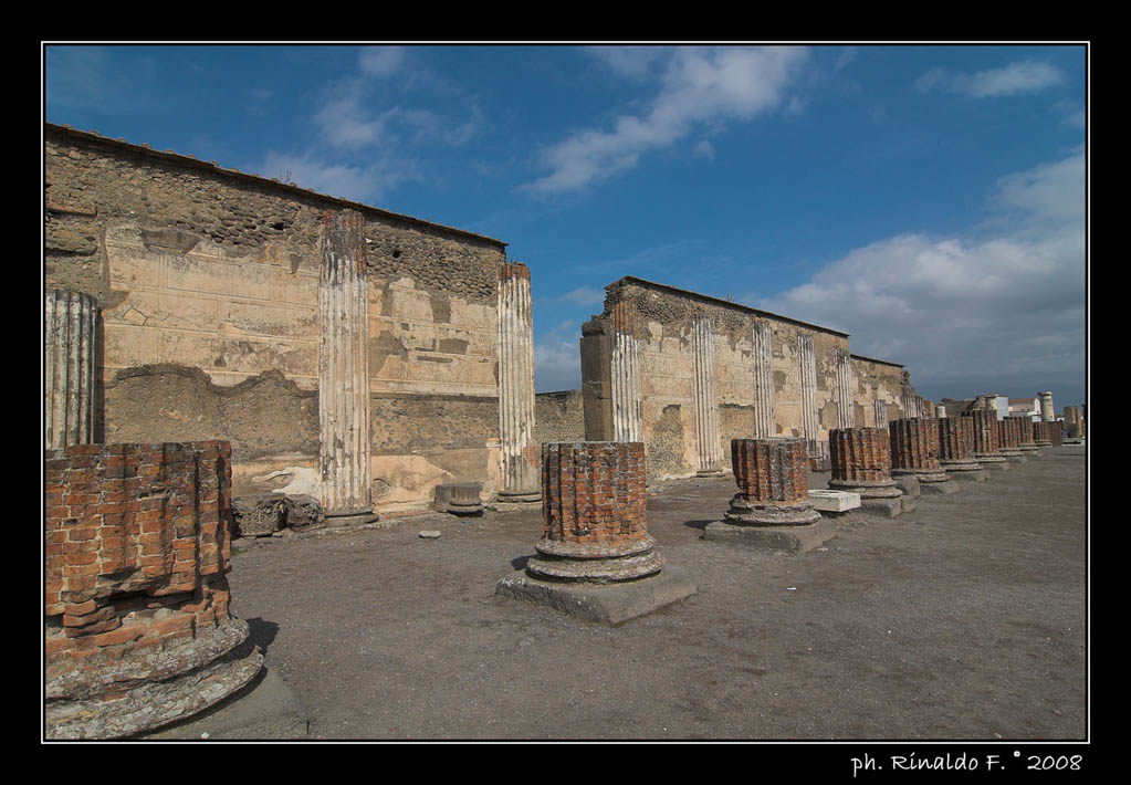 quello che resta delle colonne