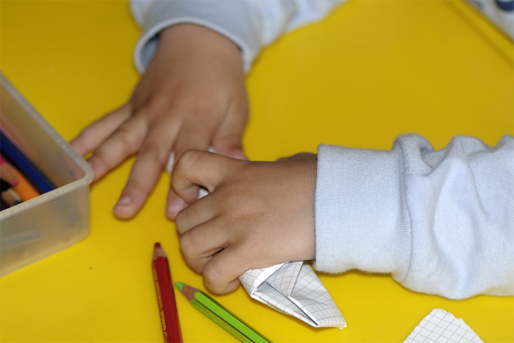 Piccole mani al lavoro