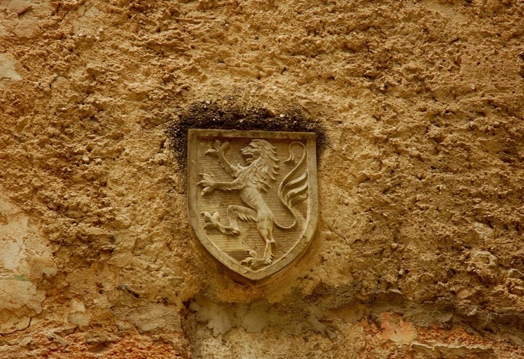 castelbarco's coat of arm (Avio, Trento)