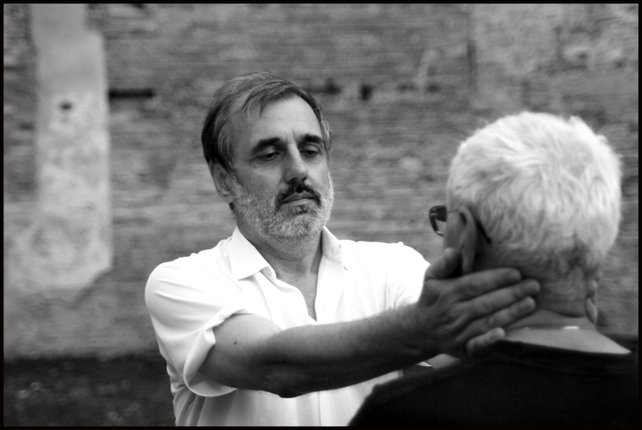 fatti guardare